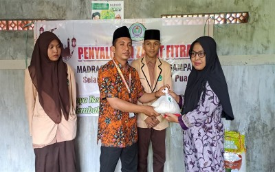 Penyaluran Zakat Fitrah MAN Sampang 1444 H / 2023 M