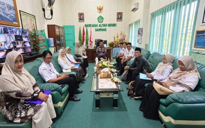 Monitoring & Evaluasi Usaha Kesehatan Sekolah (UKS) Di MAN Sampang