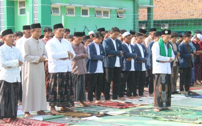 Memohon Turunnya Hujan, MAN Sampang Gelar Salat Istisqa’ Dipimpin Kepala Madrasah